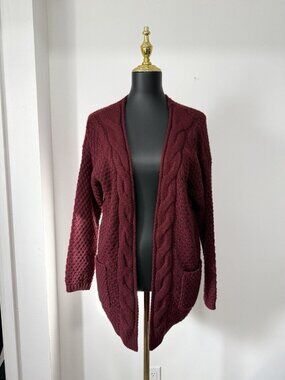 Women’s Cardigan Long Sleeve Thick Knit Sweater  Burgundy Size S/M